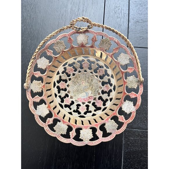 Brass footed filigree basket w handle peacock leaves moveable handle ornate - Picture 8 of 8